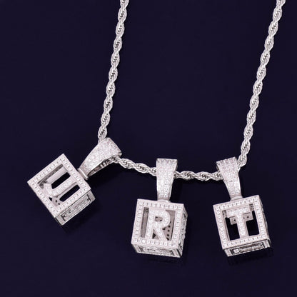 SILVER SQUARE PENDANT