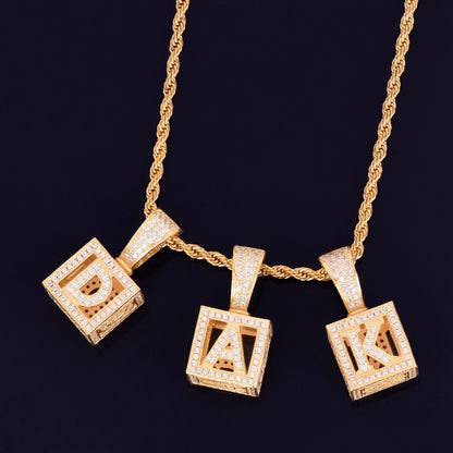 GOLD SQUARE PENDANT